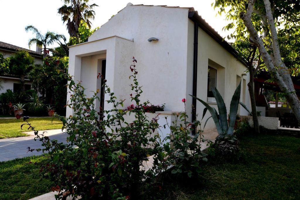 Casa Don Neli, immersa nella natura Modica Camera foto