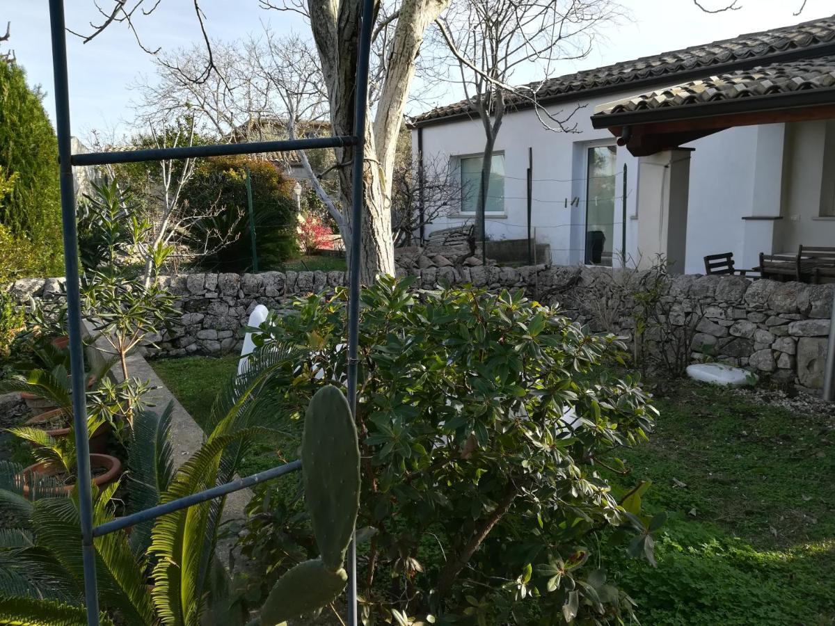 Casa Don Neli, immersa nella natura Modica Esterno foto